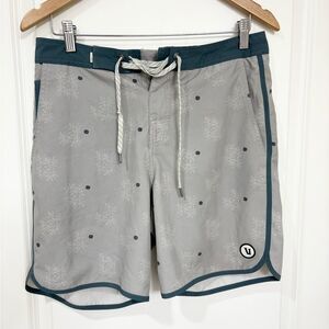 Vuori Men’s Gray Pineapple Print Board Shorts Swim Trunks w/Teal Trim size 30